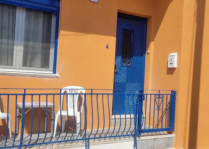The Warm House Aegina